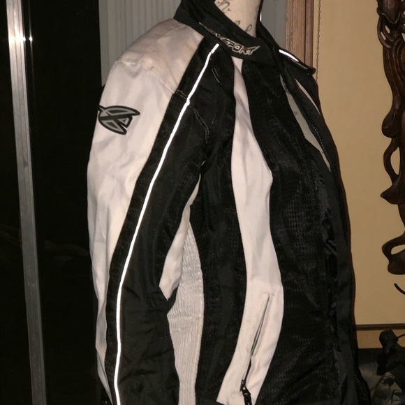 Women’s motorcycle jacket - Picture 3 of 6